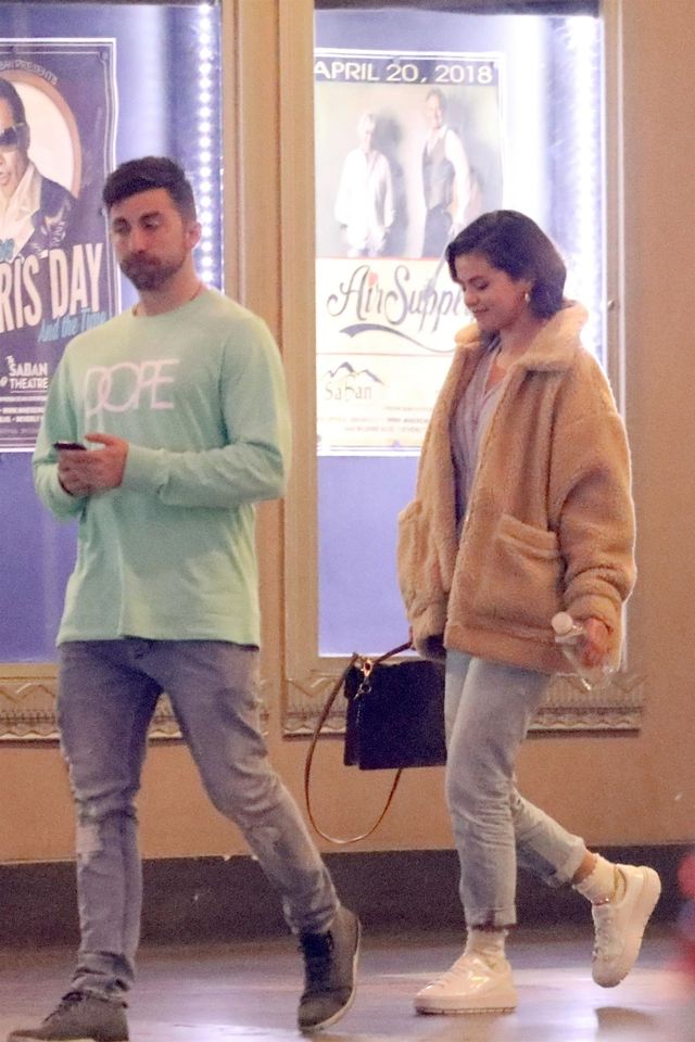 Selena i Justin wychodzą z kościoła OSOBNO (ZDJĘCIA)