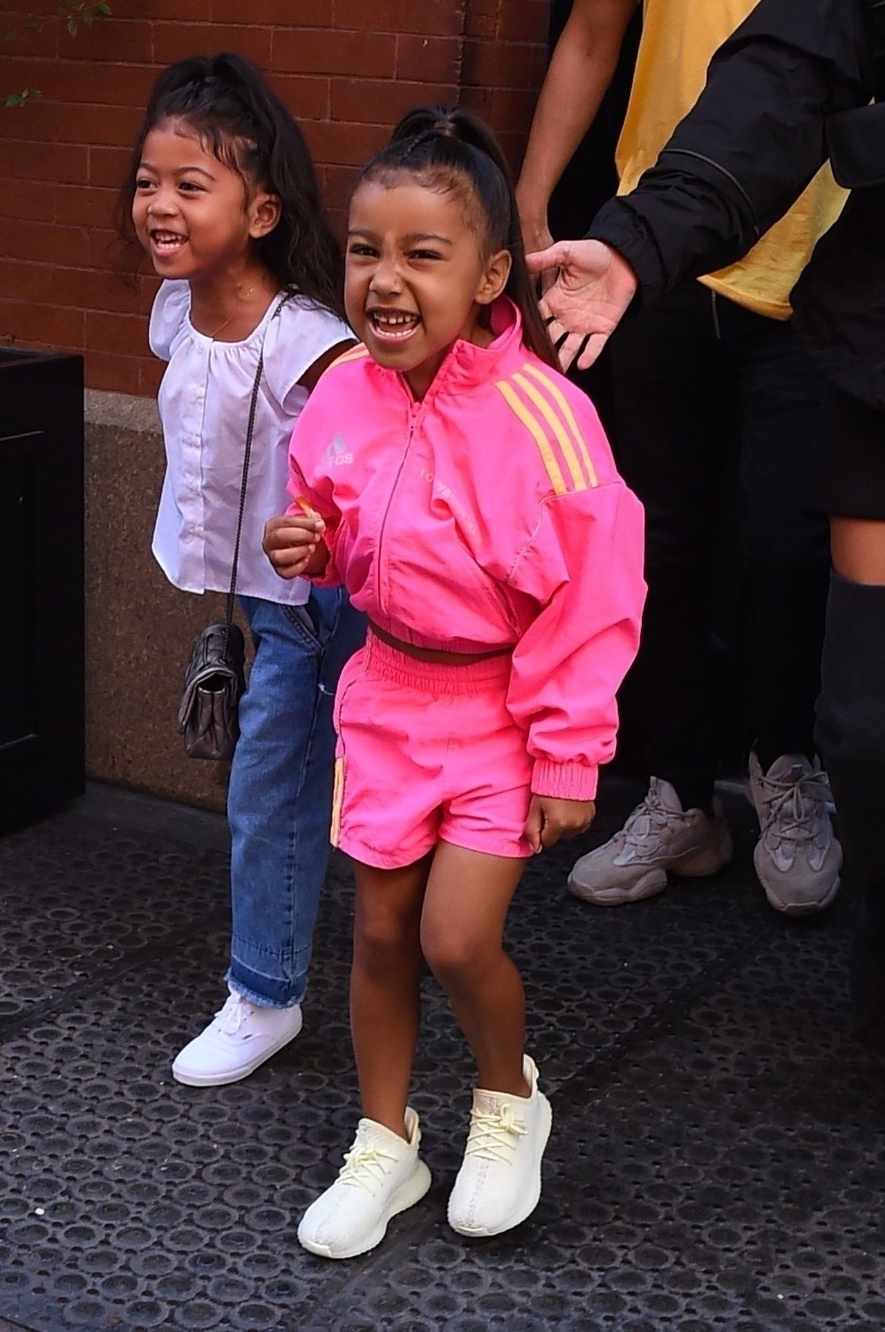 Fani krytykują Kim Kardashian za to, co zrobiła córce Fani krytykują Kim Kardashian za to, co zrobiła córce