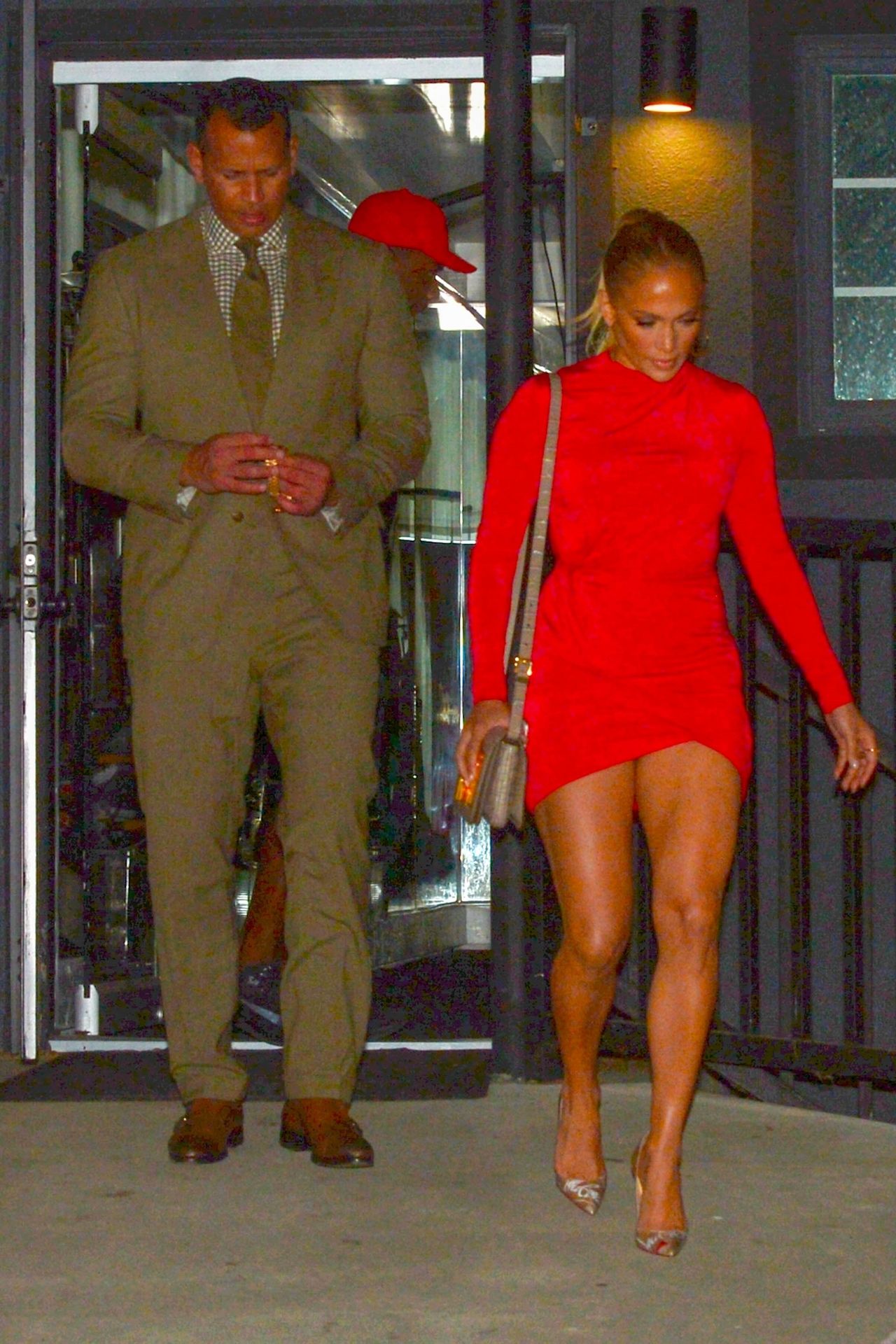 Jeszcze 2 centrymetry i Jennifer Lopez pokazałaby majtki (ZDJĘCIA) Jeszcze 2 centrymetry i Jennifer Lopez pokazałaby majtki (ZDJĘCIA)