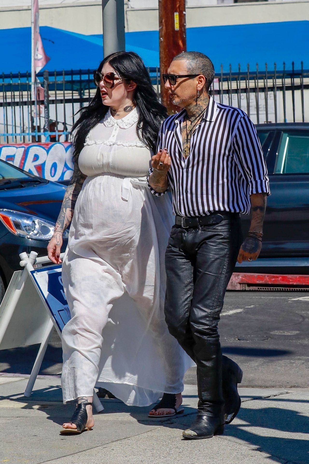 Gwiazda z ogromnym ciążowym brzuchem - będzie rodzić lada dzień (ZDJĘCIA) Gwiazda z ogromnym ciążowym brzuchem - będzie rodzić lada dzień (ZDJĘCIA)