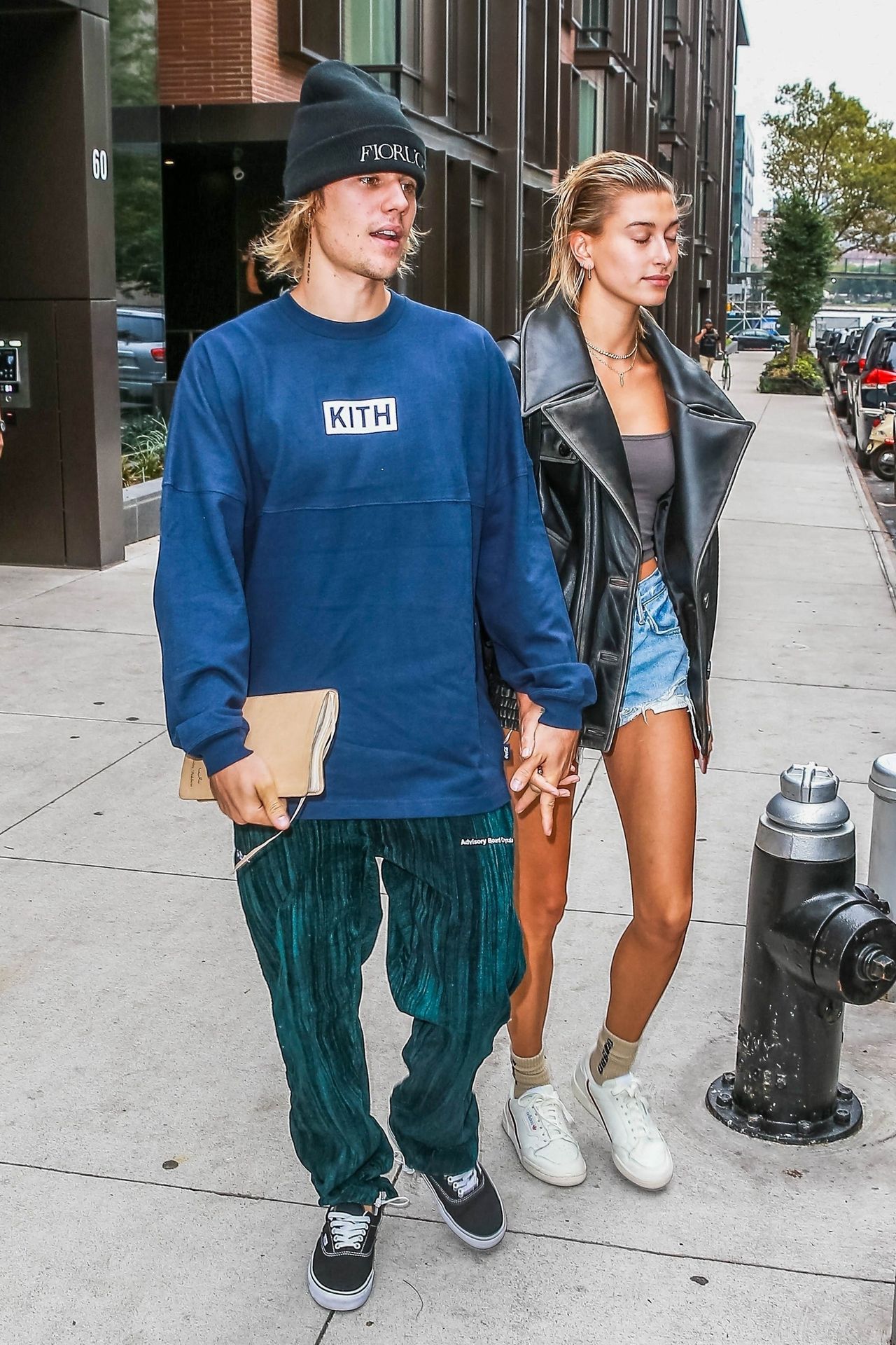 Hailey Baldwin W KOŃCU powiedziała o ślubie - People pisał, że 13 września wyszł