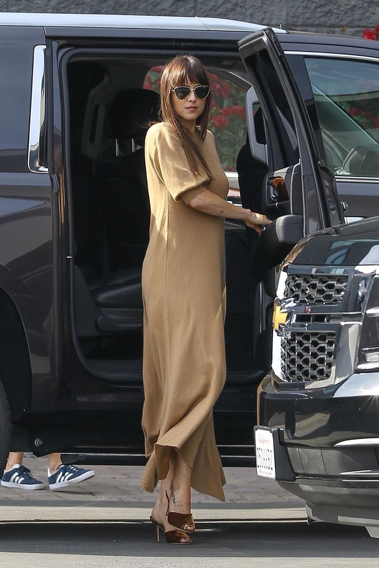 Dakota Johnson w seksownej sukience - wygląda rewelacyjnie (ZDJĘCIA)