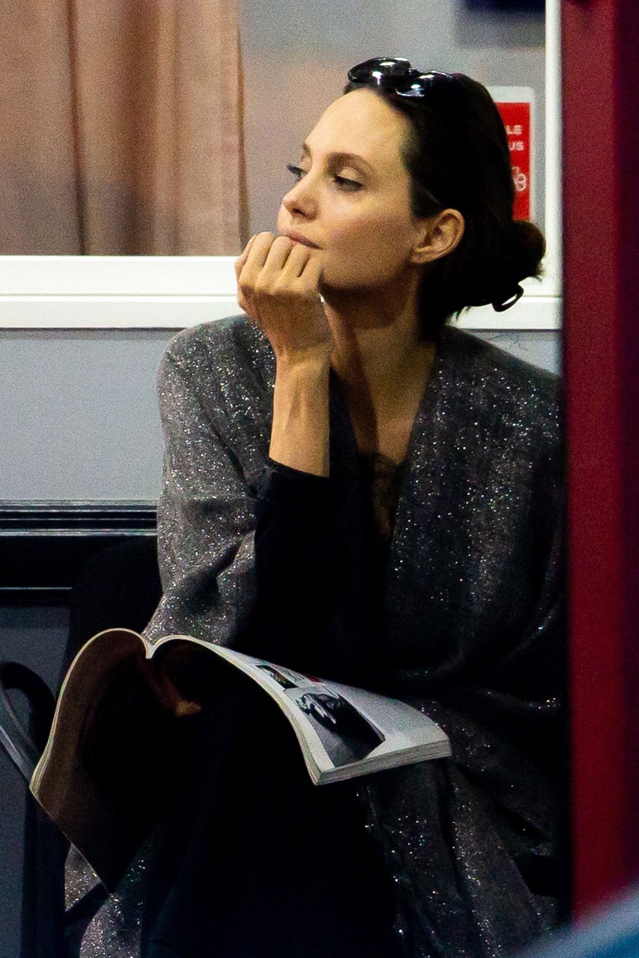 Angelina Jolie na co dzień z dziećmi - zwykła mama? (ZDJĘCIA) Angelina Jolie na co dzień z dziećmi - zwykła mama? (ZDJĘCIA)