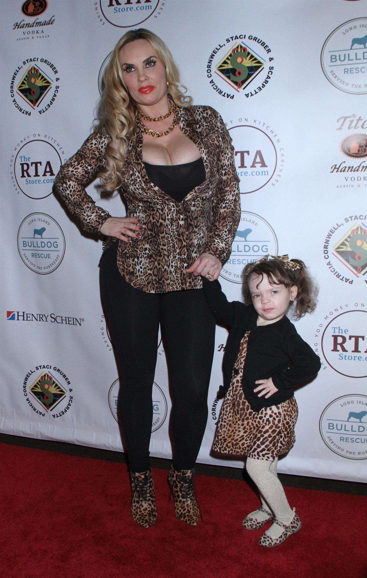 Coco Austin zabrała córeczkę na ściankę (ZDJĘCIA)