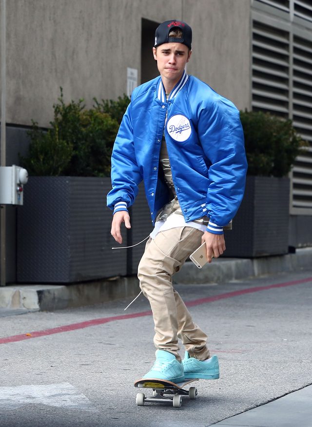 Jest nagranie z momentu, gdy Bieber poznaje Hailey Baldwin 