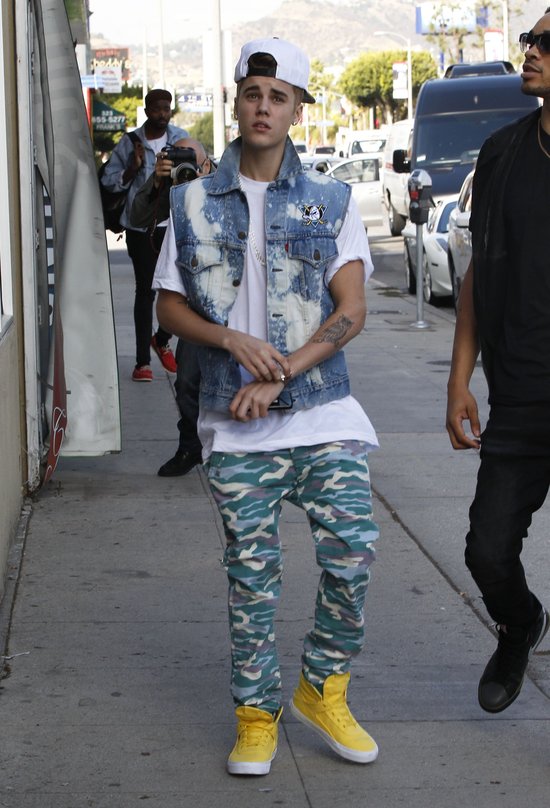 Bieber stał przed domem Seleny, a ta go nie wpuściła