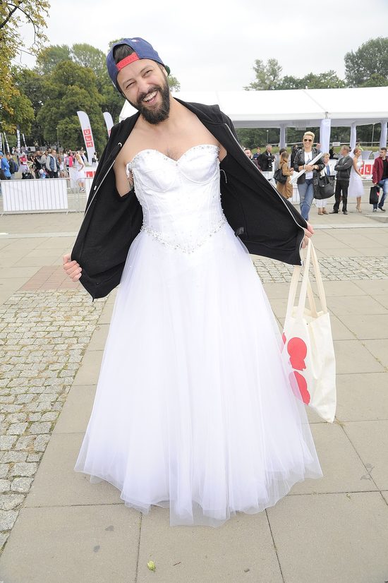 Gwiazdy w sukniach ślubnych w dorocznym biegu charytatywnym Gwiazdy w sukniach ślubnych w dorocznym biegu charytatywnym