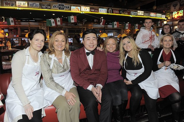 Celebryci na świątecznym obiedzie z gwiazdami (FOTO)