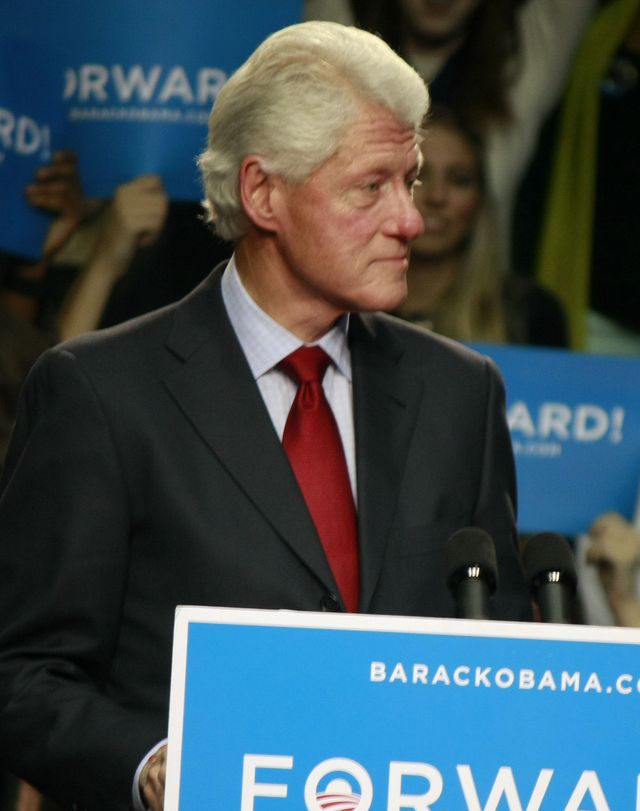 Po Billu Clintonie widać tę tajemniczą chorobę? (FOTO)