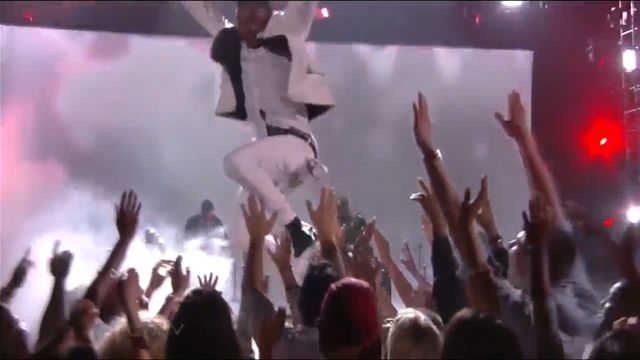 Groźny wypadek na Billboard Music Awards (WIDEO)