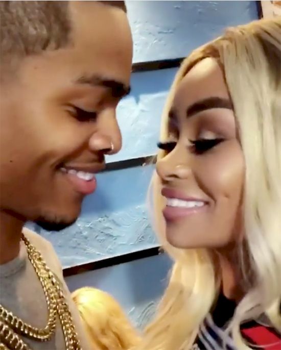 Blac Chyna pokazała nowego chłopaka i od razu wywołała SKANDAL (VIDEO) Blac Chyna pokazała nowego chłopaka i od razu wywołała SKANDAL (VIDEO)