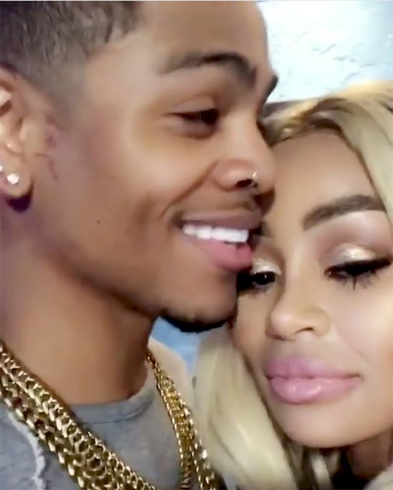 Blac Chyna pokazała nowego chłopaka i od razu wywołała SKANDAL (VIDEO) Blac Chyna pokazała nowego chłopaka i od razu wywołała SKANDAL (VIDEO)