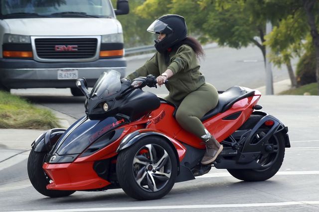 Pupą Was nie zaskoczyła, ale gdy zobaczycie jej FRYZURĘ... (FOTO) Pupą Was nie zaskoczyła, ale gdy zobaczycie jej FRYZURĘ... (FOTO)