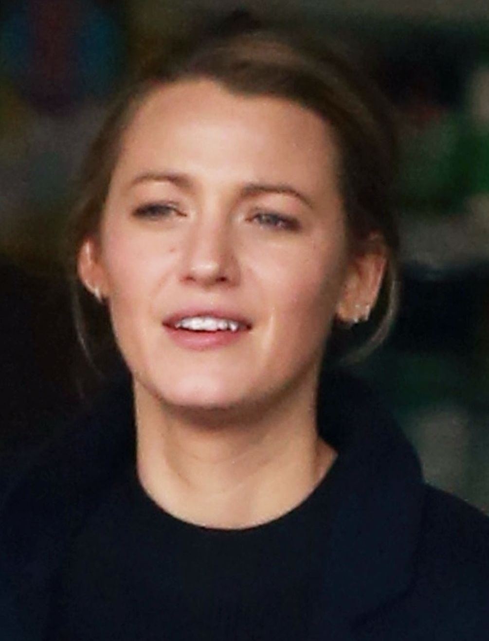Blake Lively niemal bez makijażu - wygląda jak superstar? (ZDJĘCIA)