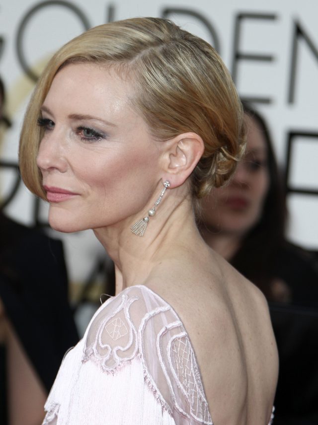 Na galę Złotych Globów wybrała suknię w stylu lat 20. (FOTO)