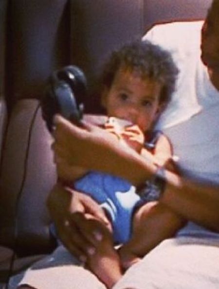 Blue Ivy w ramionach taty (FOTO)