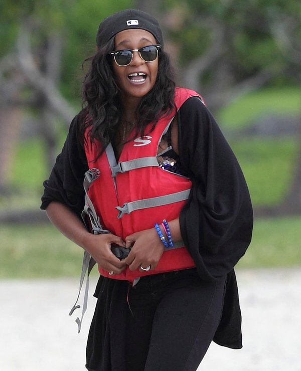 Córka Whitney Houston zaręczona z adoptowanym synem matki 