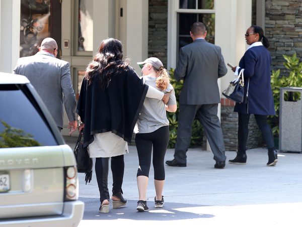 W hospicjum Bobbi Kristiny zgromadziła się cała rodzina