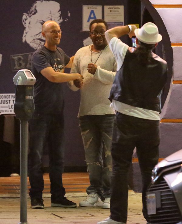 Niektórzy zarzucają mu, że już nie opłakuje zmarłej córki 