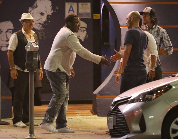 Niektórzy zarzucają mu, że już nie opłakuje zmarłej córki 