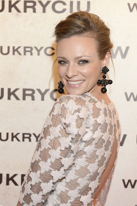 Boczarska i Pogrebińska pocałowały się na premierze (FOTO)