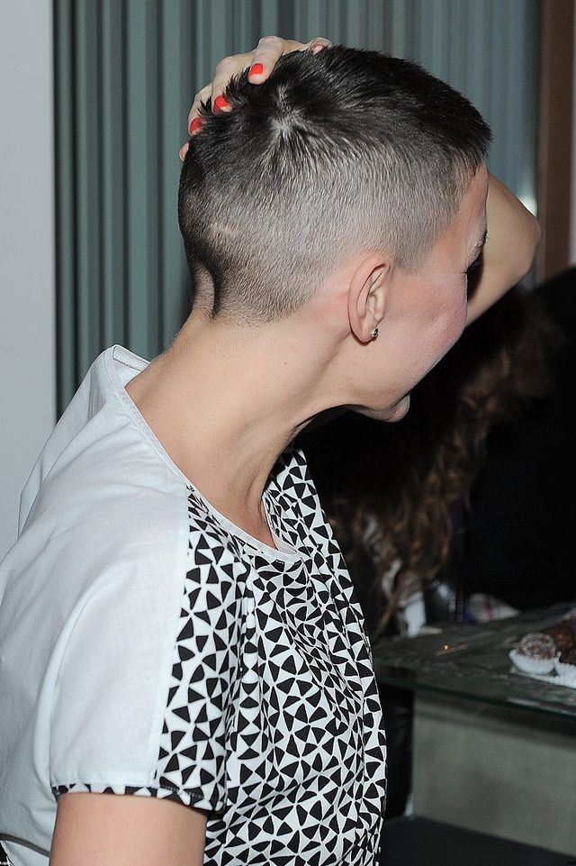 Olga Bołądź pierwszy raz w nowej fryzurze na salonach (FOTO)