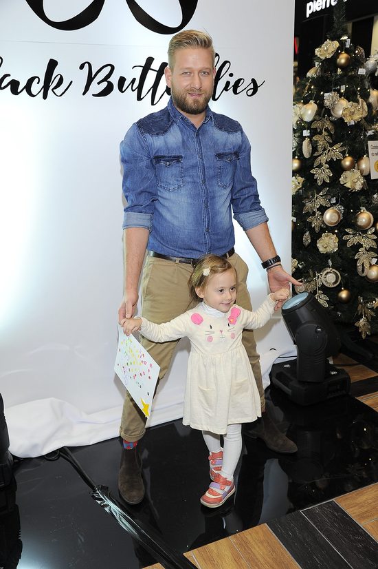 Gwiazdy i celebrytki malują bombki (FOTO)