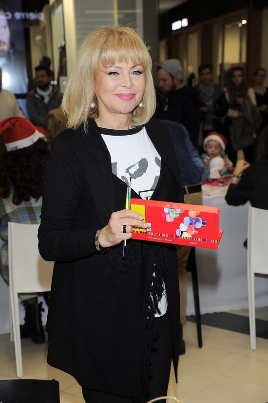 Gwiazdy i celebrytki malują bombki (FOTO)