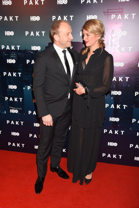 Wyścig w zadzieraniu nosa na ściance? Co robi Borys Szyc i jego dziewczyna?