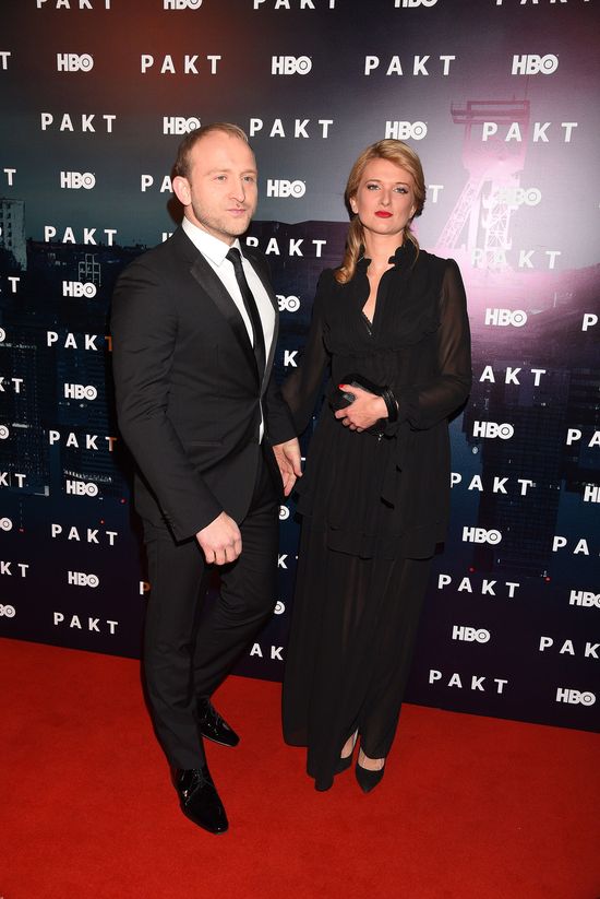 Wyścig w zadzieraniu nosa na ściance? Co robi Borys Szyc i jego dziewczyna?