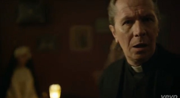 Klip Bowiego zdjęty z YouTube za obrazoburcze treści (VIDEO)