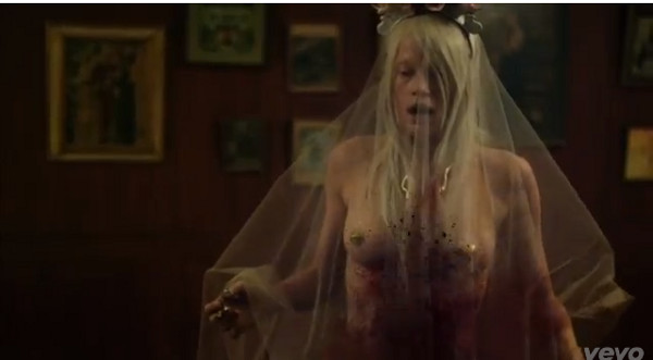 Klip Bowiego zdjęty z YouTube za obrazoburcze treści (VIDEO)