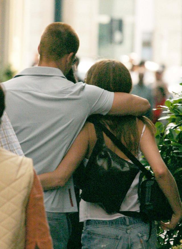 Brad Pitt chce TO powiedzieć Jennifer Aniston Brad Pitt chce TO powiedzieć Jennifer Aniston