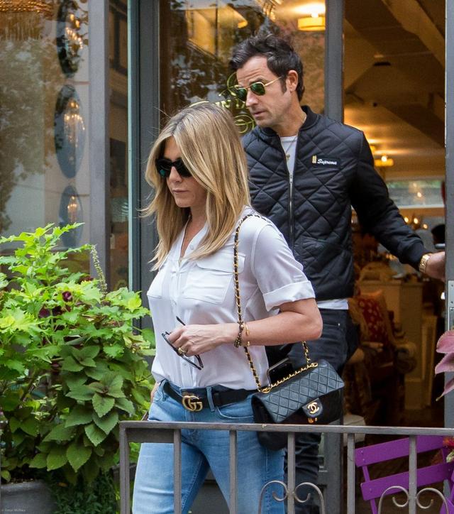 Brad Pitt chce TO powiedzieć Jennifer Aniston Brad Pitt chce TO powiedzieć Jennifer Aniston