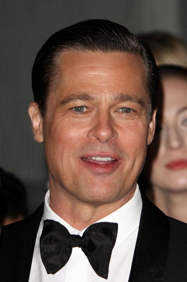 Brad Pitt chce TO powiedzieć Jennifer Aniston