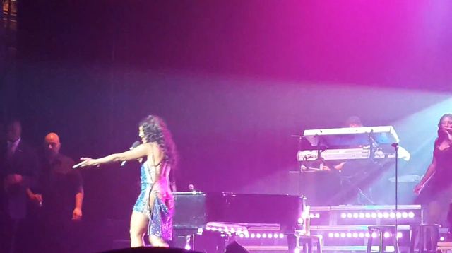 Toni Braxton też wystąpiła bez bielizny (FOTO)