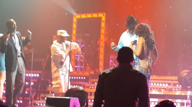 Toni Braxton też wystąpiła bez bielizny (FOTO)