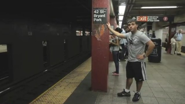 Ten chłopak pokazał, że i ty możesz zostać celebrytą [VIDEO]