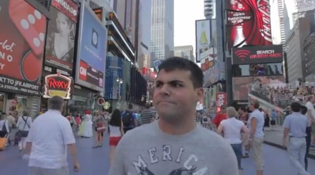 Ten chłopak pokazał, że i ty możesz zostać celebrytą [VIDEO]