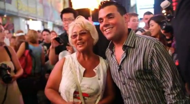 Ten chłopak pokazał, że i ty możesz zostać celebrytą [VIDEO]