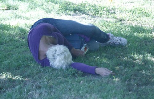 Brigitte Nielsen lubi się napić w plenerze (FOTO) Brigitte Nielsen lubi się napić w plenerze (FOTO)