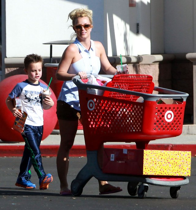 Britney Spears z siostrą na zakupach (FOTO) Britney Spears z siostrą na zakupach (FOTO)