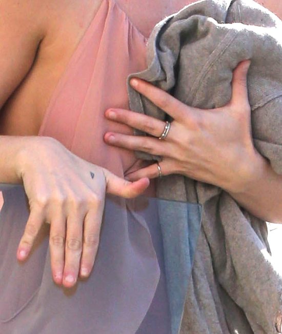 W końcu zadbała o paznokcie (FOTO)