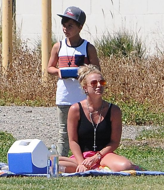 Tak Britney Spears kibicuje synom (FOTO) Tak Britney Spears kibicuje synom (FOTO)