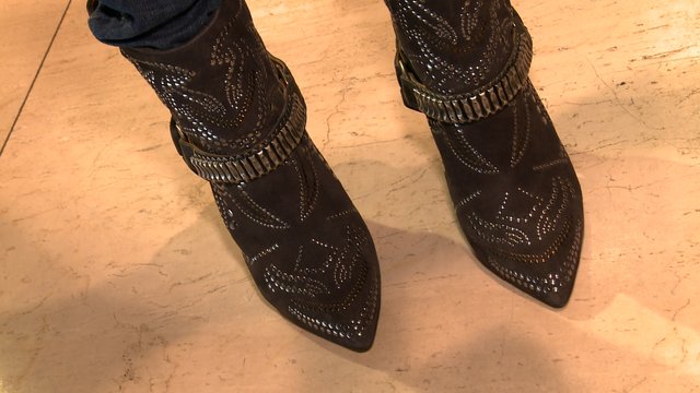 Ta gwiazda ma w domu 200 par butów (FOTO)