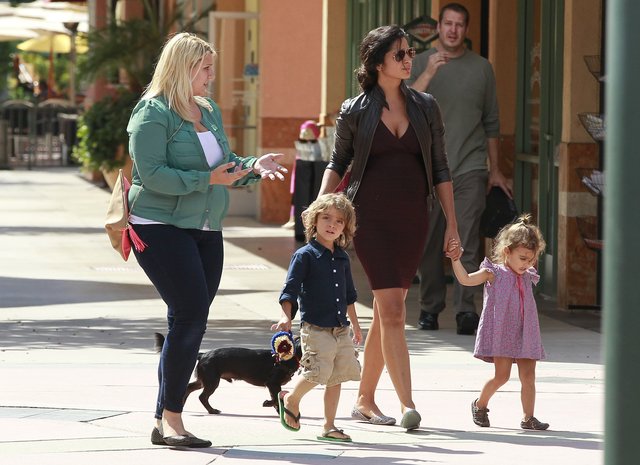 Camila Alves rozwkita w ciąży (FOTO)