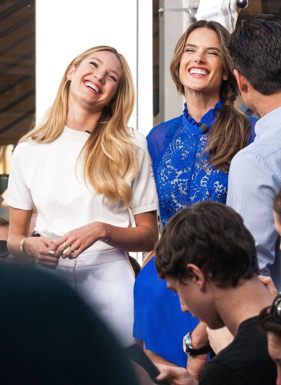 Aniołki VS podczas wywiadu w publicznym miejscu (FOTO)