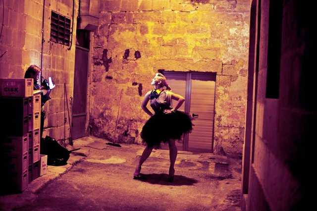 Seksowna Candy Girl w nowym teledysku Crazy (FOTO)