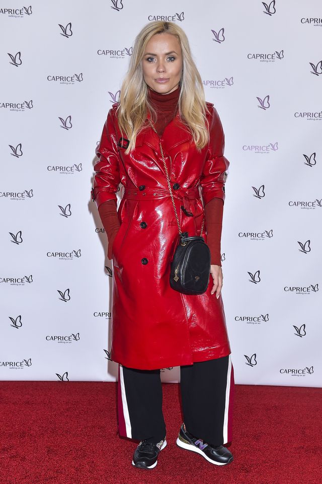 Celebrytki pozują z butami (ZDJĘCIA) Celebrytki pozują z butami (ZDJĘCIA)