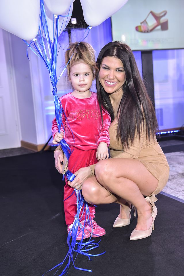 Celebrytki pozują z butami (ZDJĘCIA) Celebrytki pozują z butami (ZDJĘCIA)